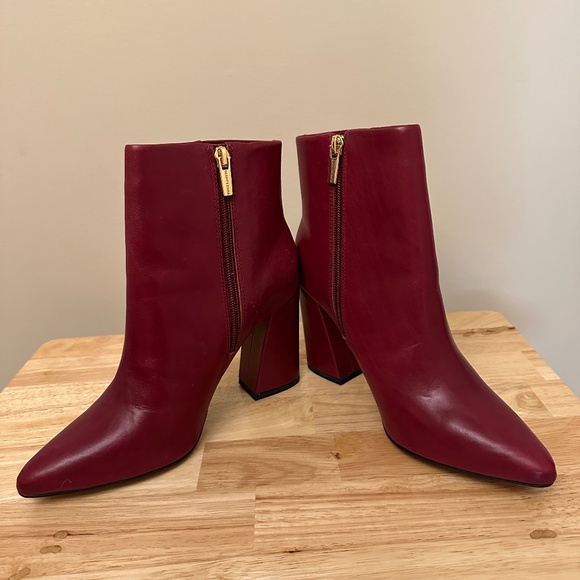 Vince Camuto Leather Deep Red Ankle Boots - Picture 5 of 6